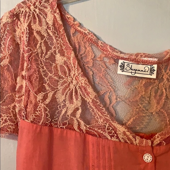 Shyanne Top - Picture 2 of 3